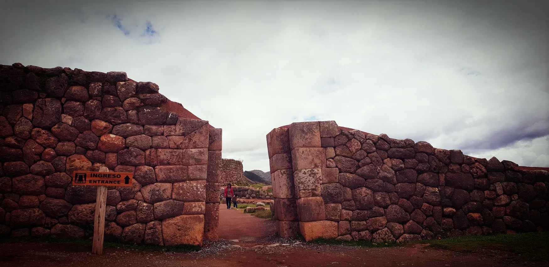 Puka Pukara tour from Cusco